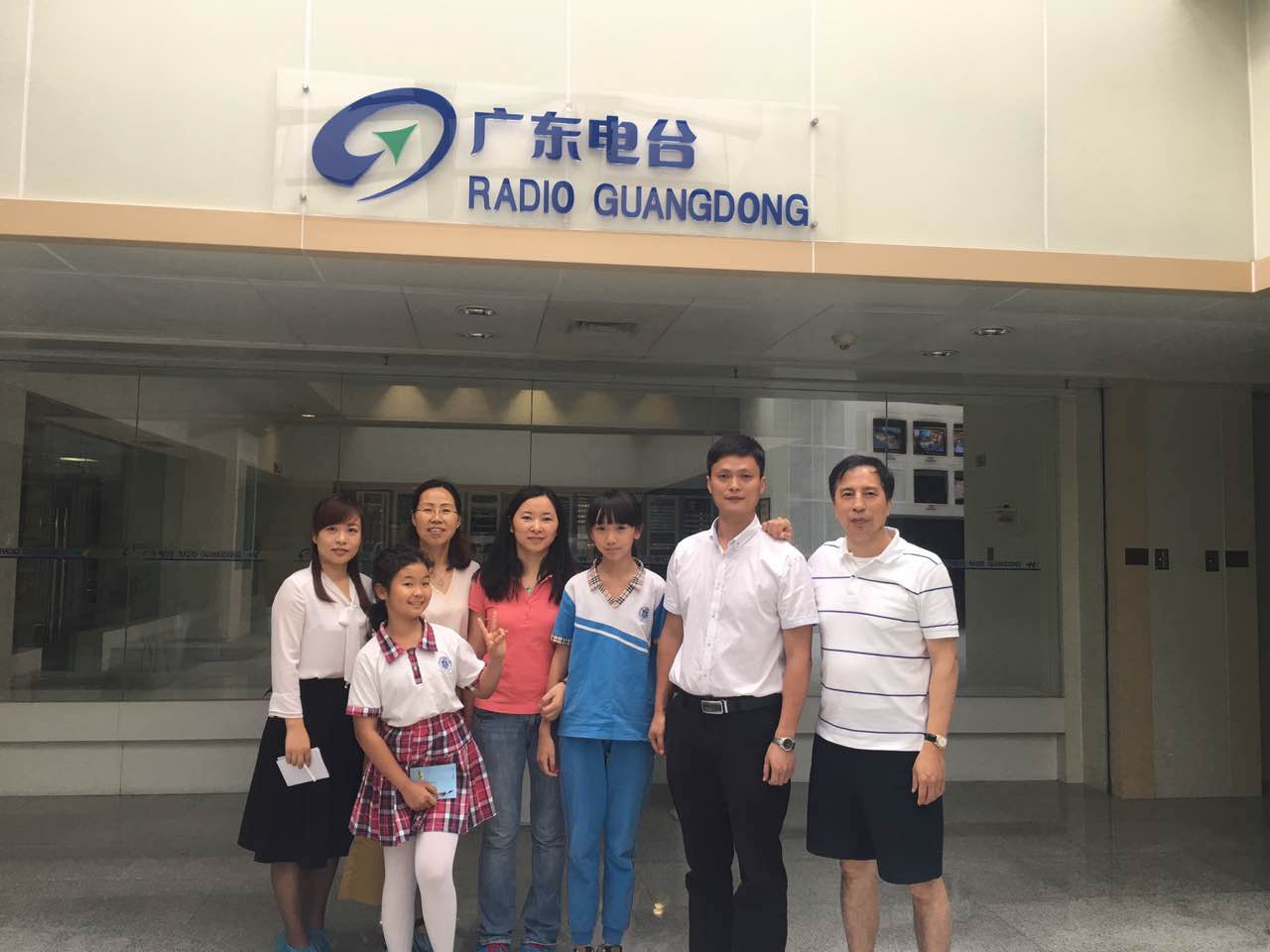 师生、家长代表合影留念